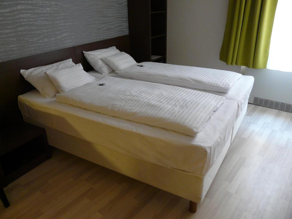 Soleil Apartman Szeged Chambre photo