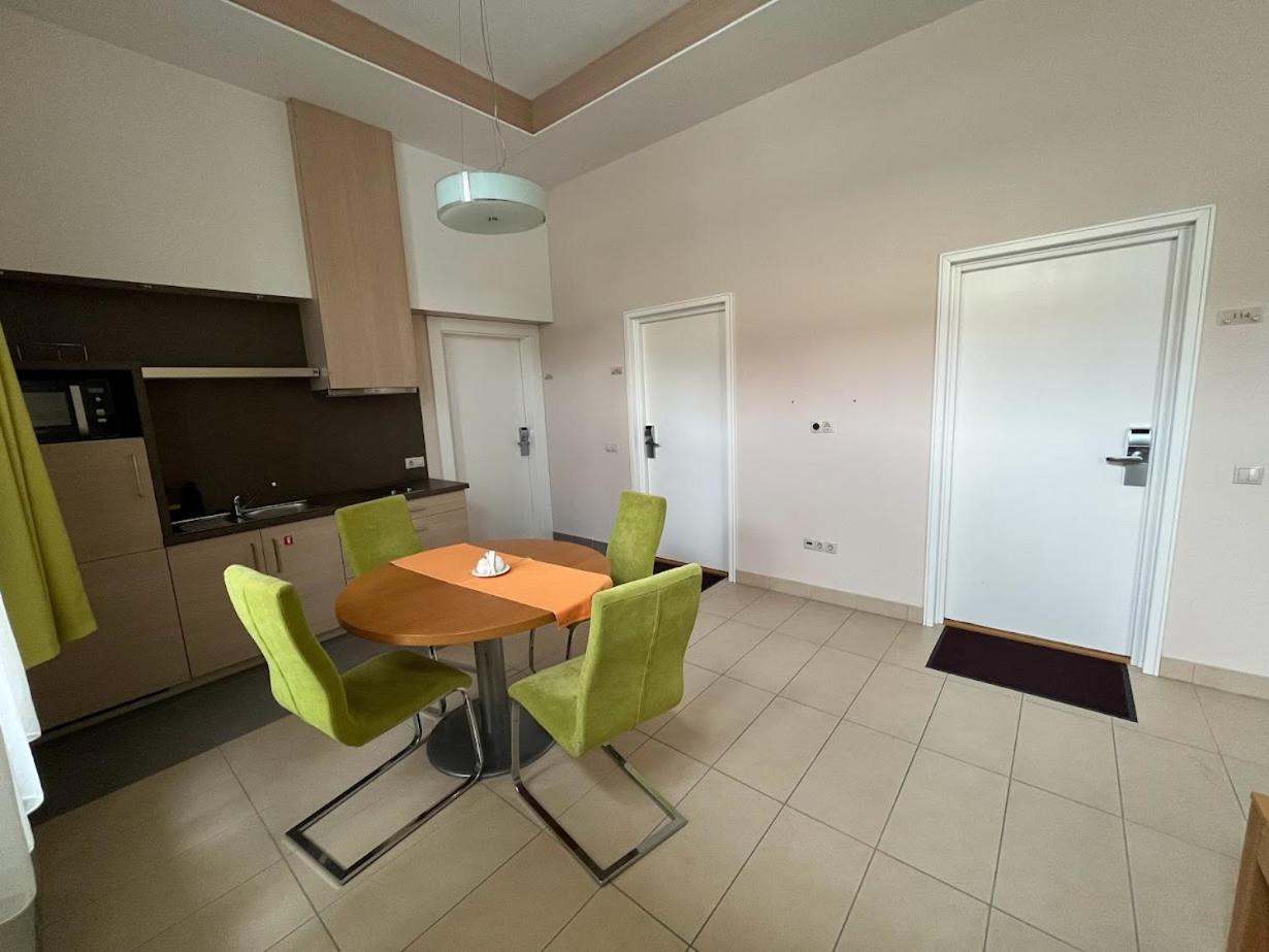 Soleil Apartman Szeged Extérieur photo
