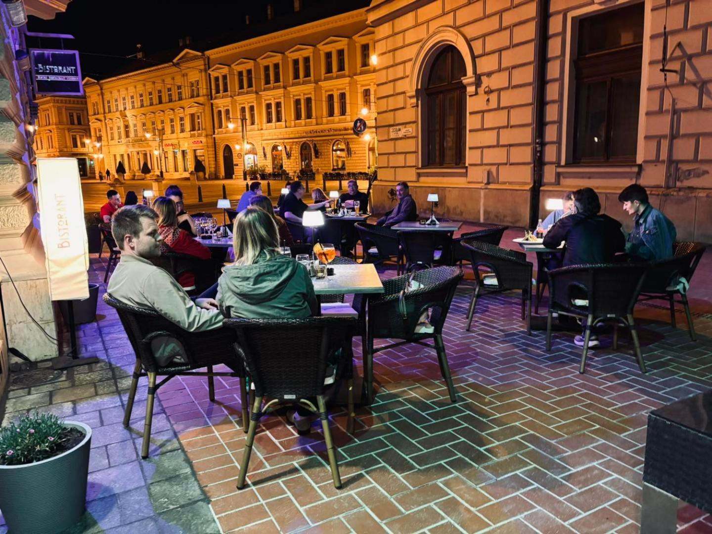 Soleil Apartman Szeged Extérieur photo