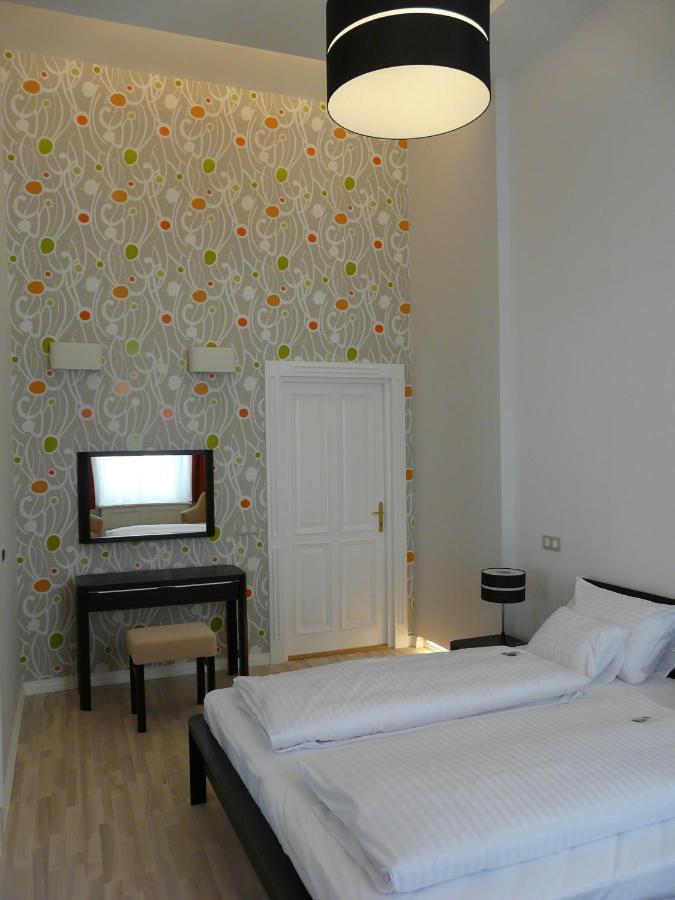Soleil Apartman Szeged Chambre photo